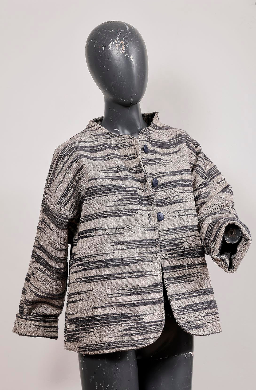 Chaqueta Rasgada Blanca